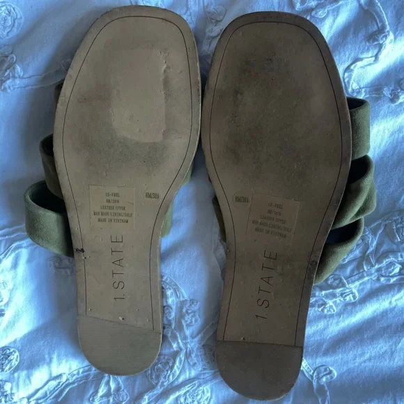 Sandals - Picture 2 of 2